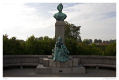 Statue